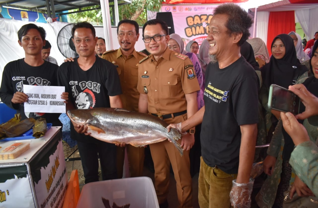 Cegah Stunting, Pj  Bupati Cirebon Dorong Masyarakat Gemar Makan Ikan