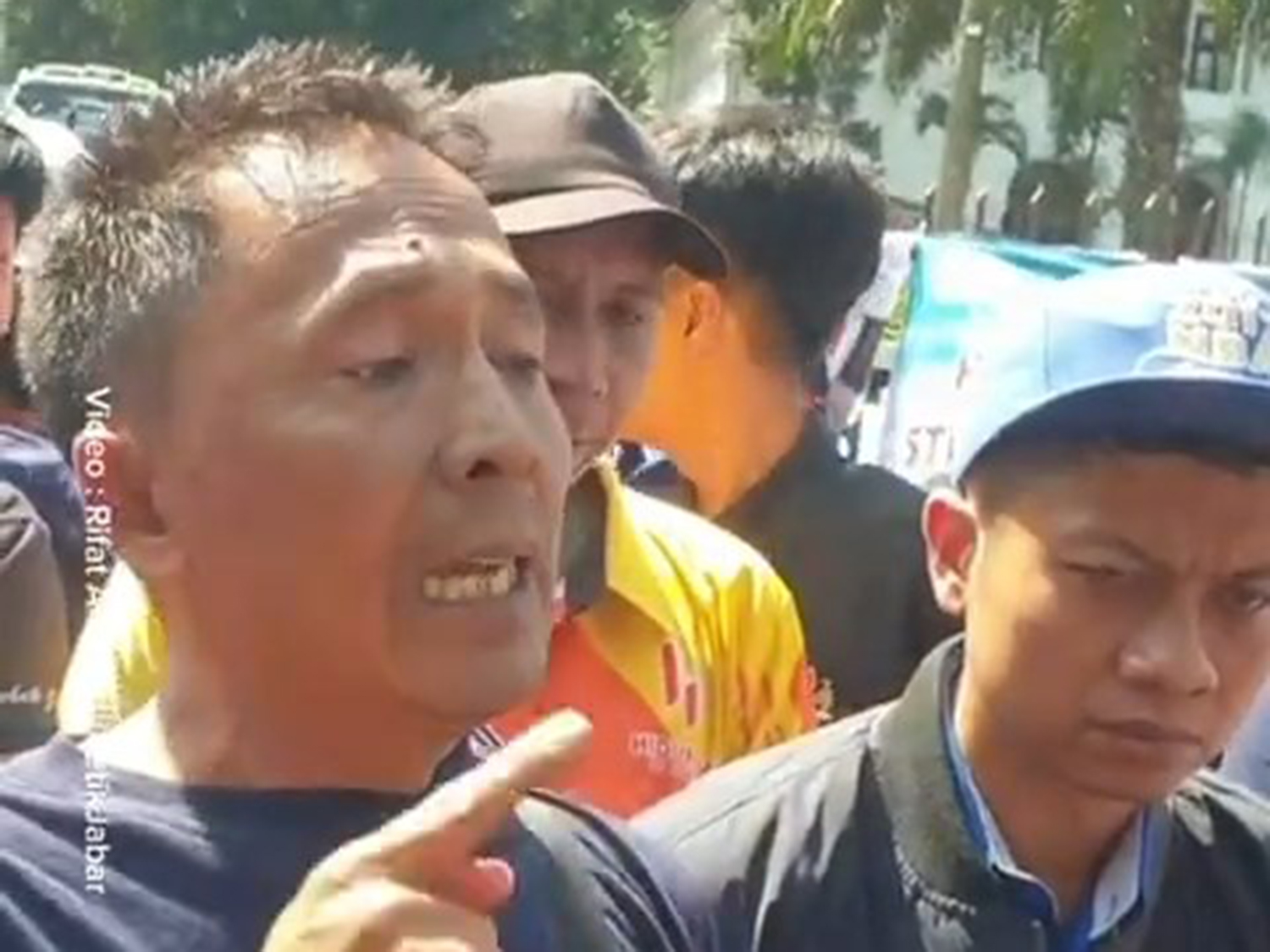 Pelaku Pariwisata: Gara-gara Kebijakan KDM, Bank Emok Jadi Subur