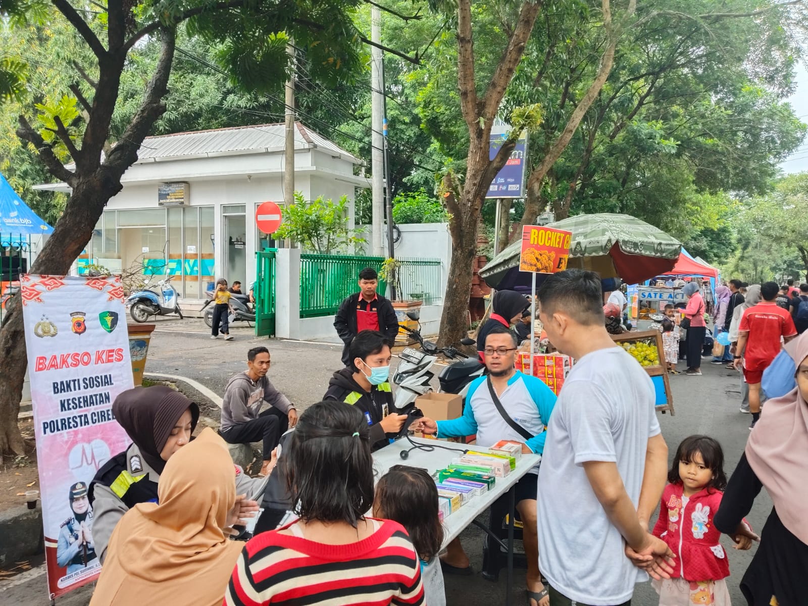 Polresta Cirebon Bakti Sosial Kesehatan dan Pengobatan Gratis di CFD Sumber