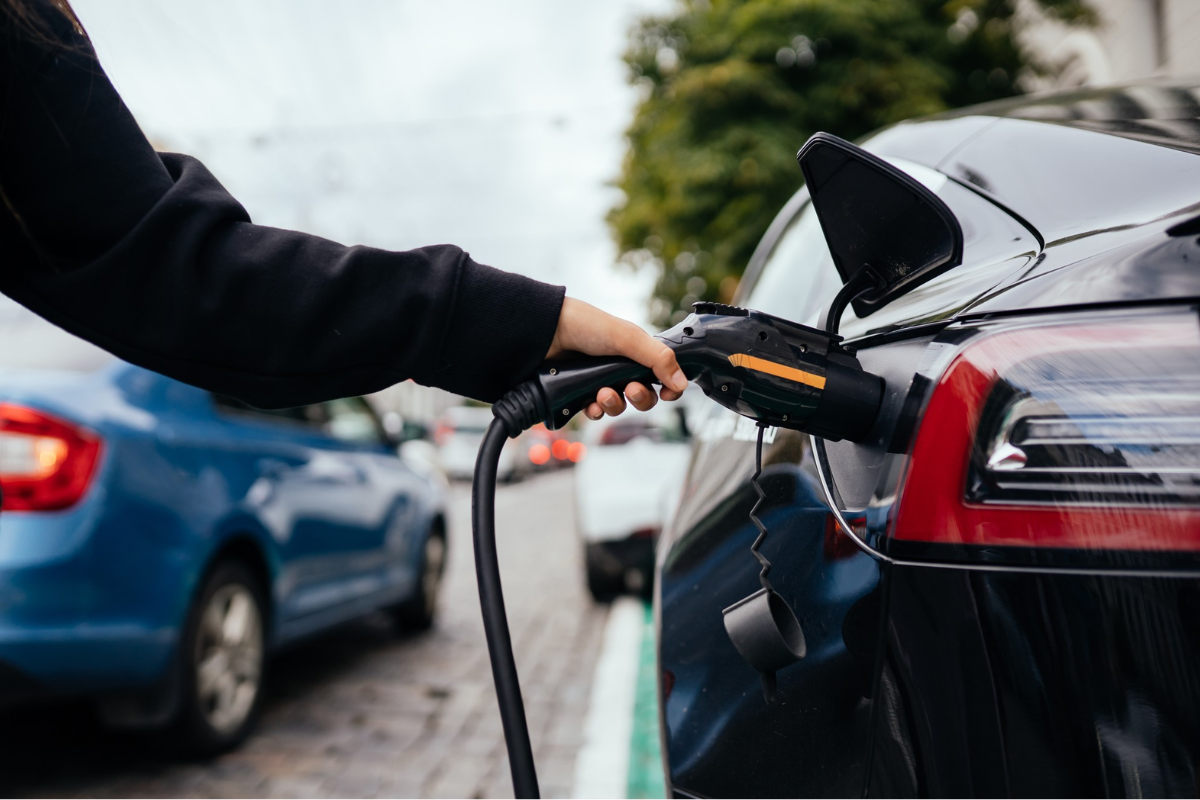 Mobil Hybrid Irit BBM Saat Macet, Ternyata Ini Teknologi yang Bekerja
