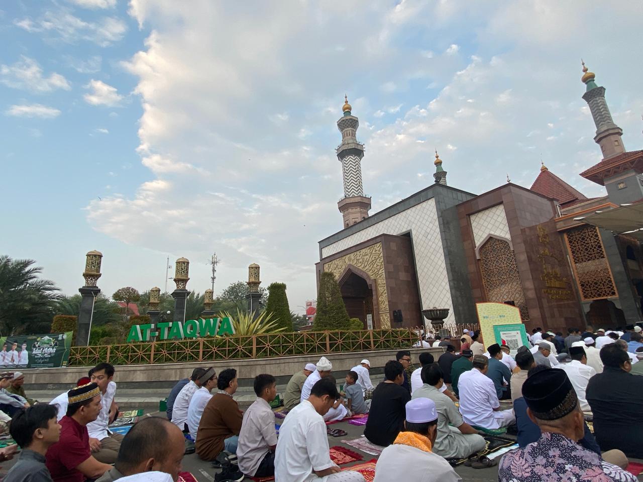Salat Idul Adha di Masjid At Taqwa, Pj Walikota: Ibadah yang Mengajarkan Pengorbanan