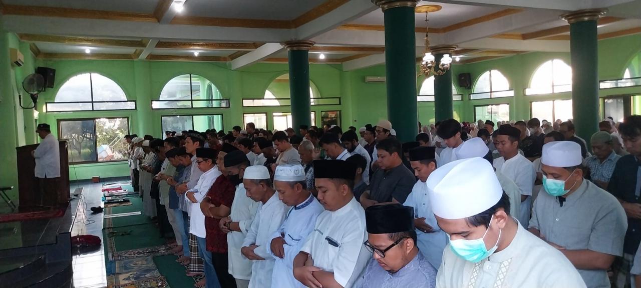 SMA Islam Al Azhar 5 Cirebon Gelar Sholat Iedul Adha dan Tebar Daging Kurban
