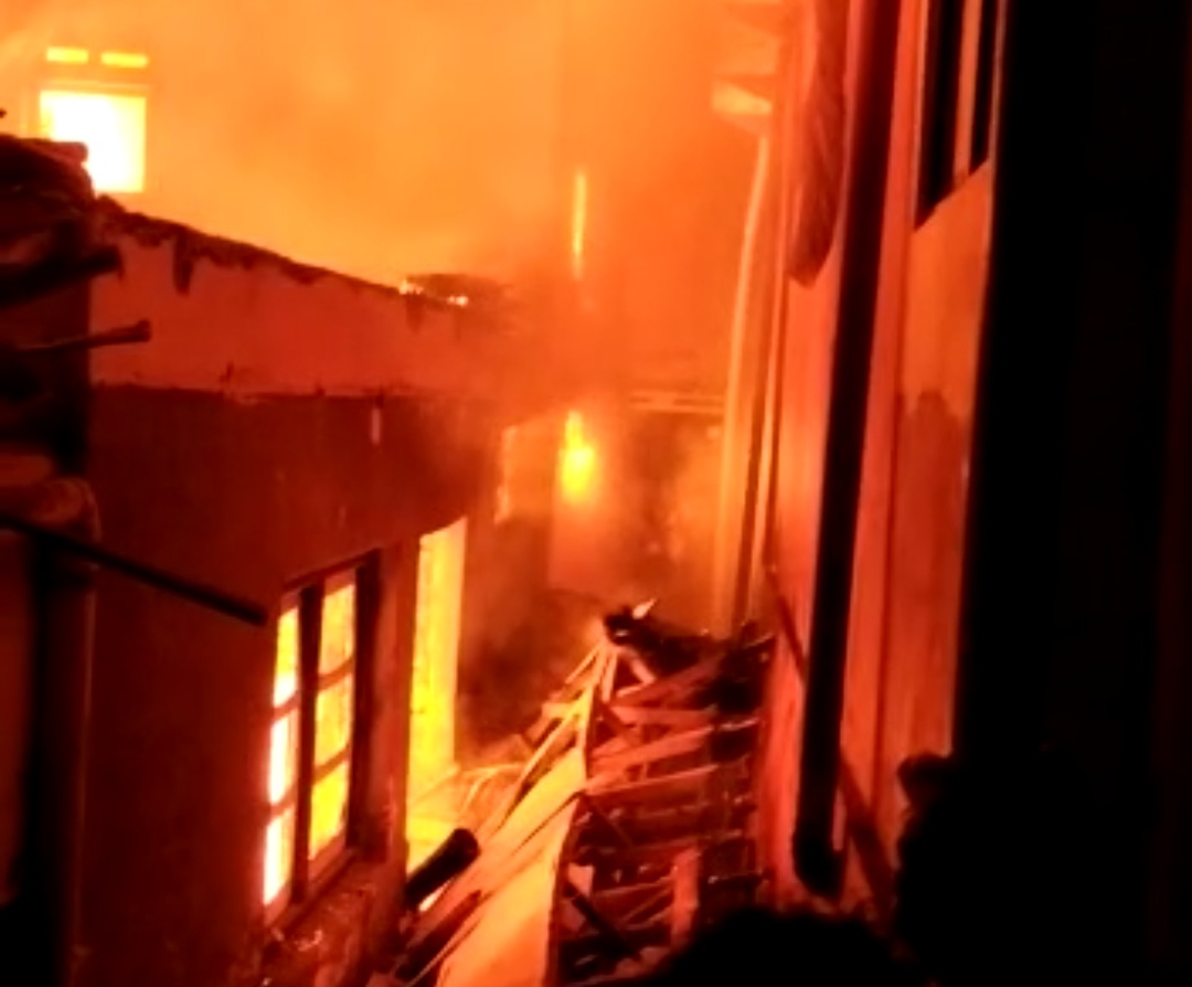 Kebakaran di Cigugur Kuningan, Diawali Ledakan Bola Lampu yang Merembet ke Kursi