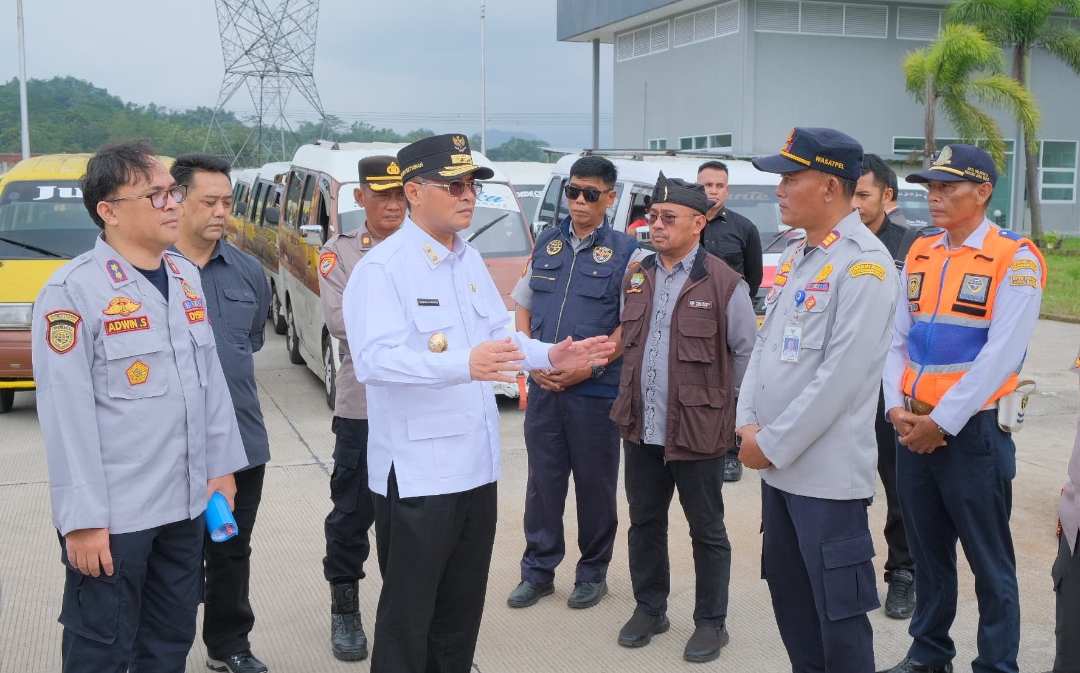 Imbauan Wagub Jabar Erwan Setiawan ke Pemudik Saat Berkunjung ke Terminal Ciakar Sumedang