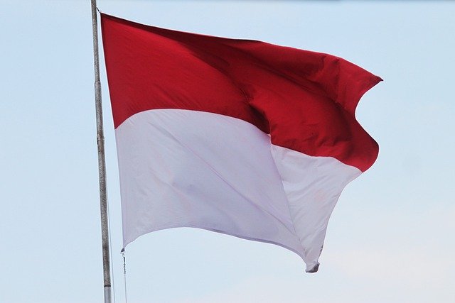 Kain Merah Putih Dijadikan Alas Kaki, Kapolda Maluku: Saya Perintahkan Kapolres SBT Usut Tuntas