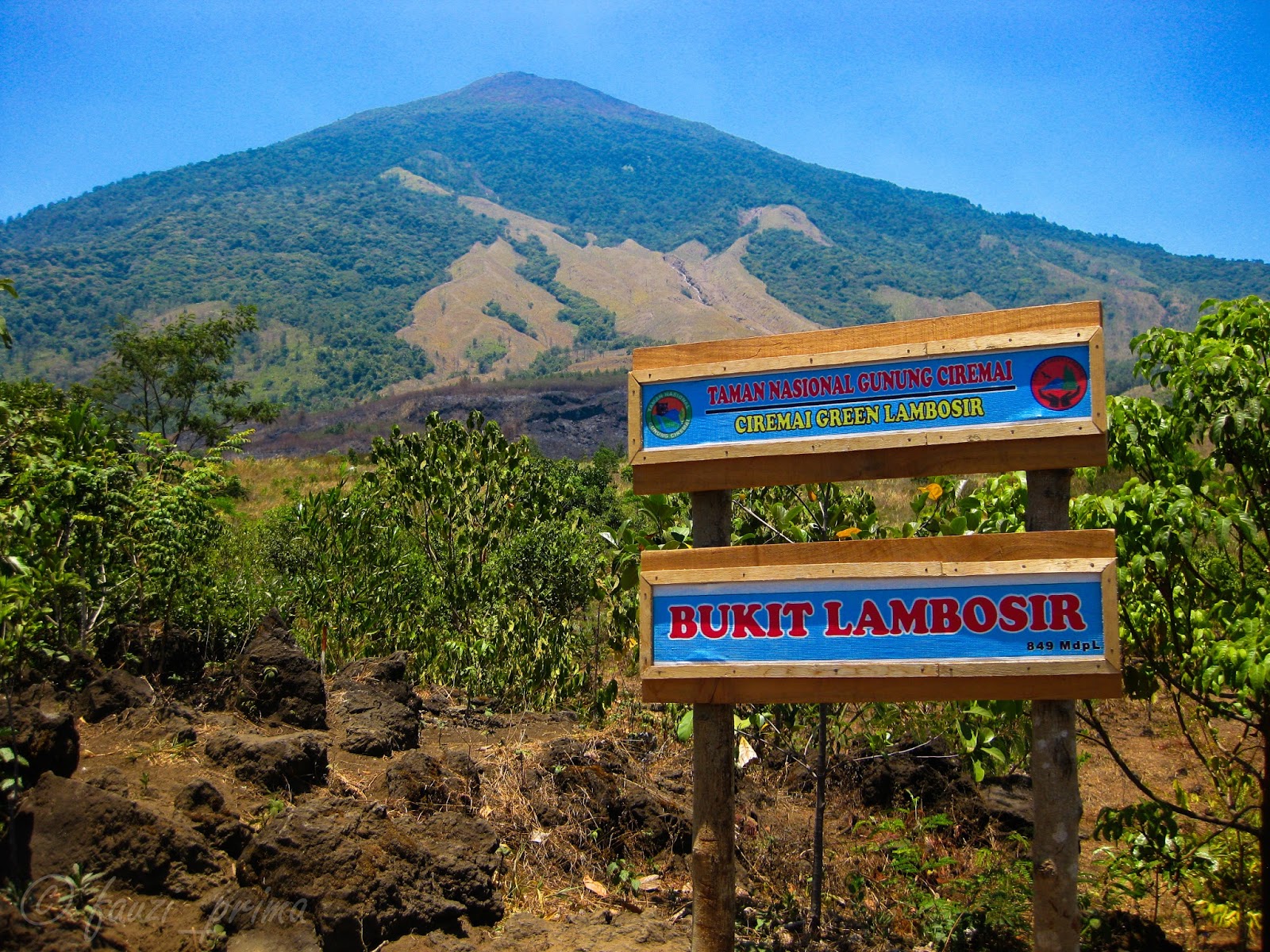 Banyak yang Belum Tahu! 5 Destinasi Wisata Bukit di Kuningan Jawa Barat, Cocok Banget Buat Healing dan Hiking!