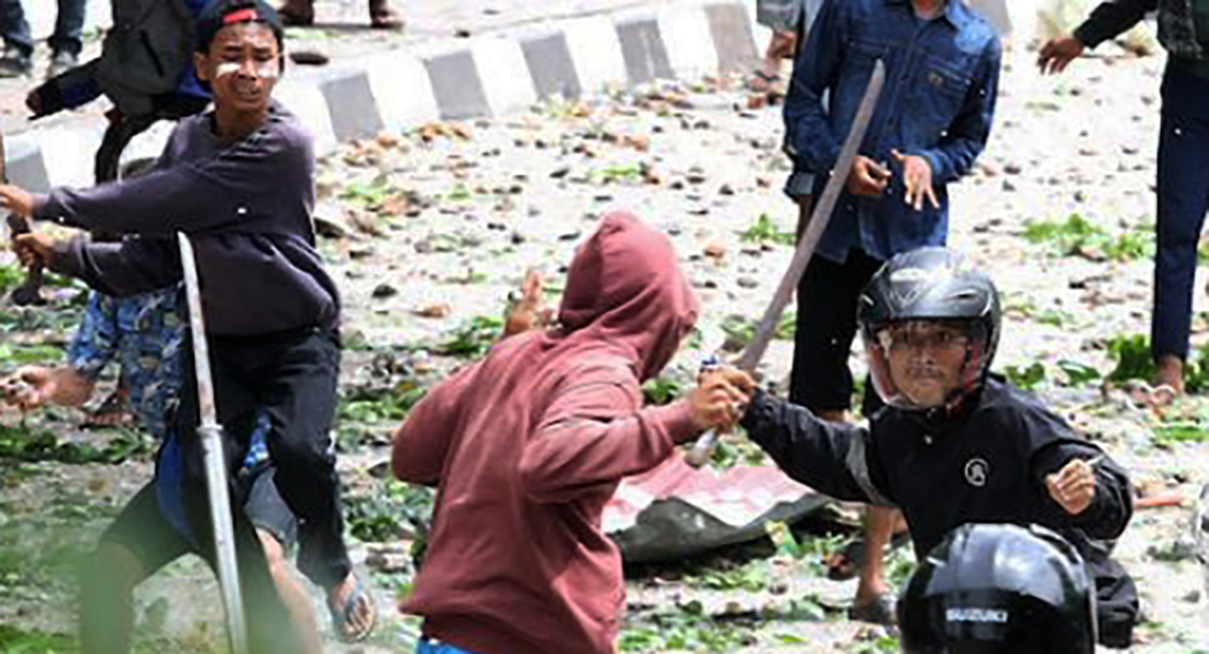 2 Ormas Bentrok di Kota Bandung, 1 Orang Meninggal Dunia, Polisi: Kami Bawa Semua!