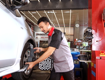 Pastikan Kenyamanan Perjalanan Mudik, Bridgestone Imbau Pengendara Mobil Pribadi Lakukan Pengecekan Ban