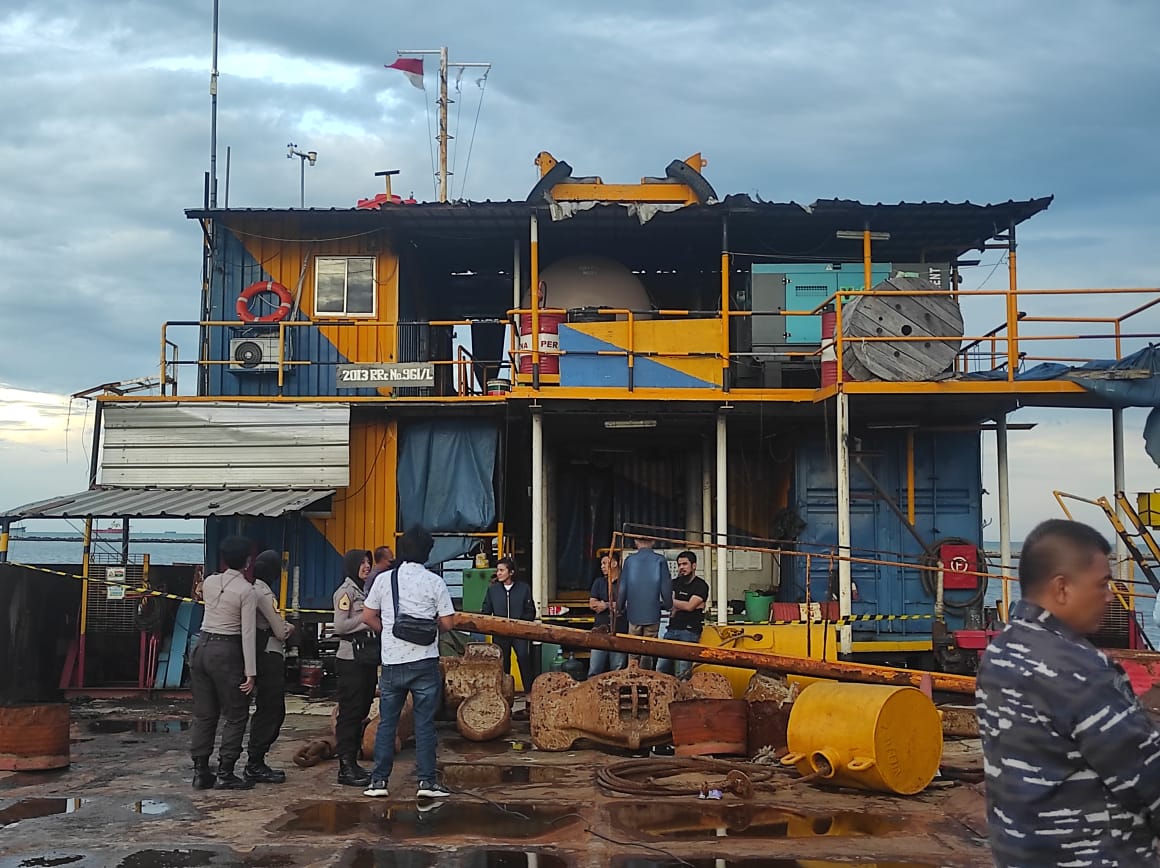 Gantung Diri di Pelabuhan Cirebon, Warga Bengkulu Tergantung di Kapal Crane