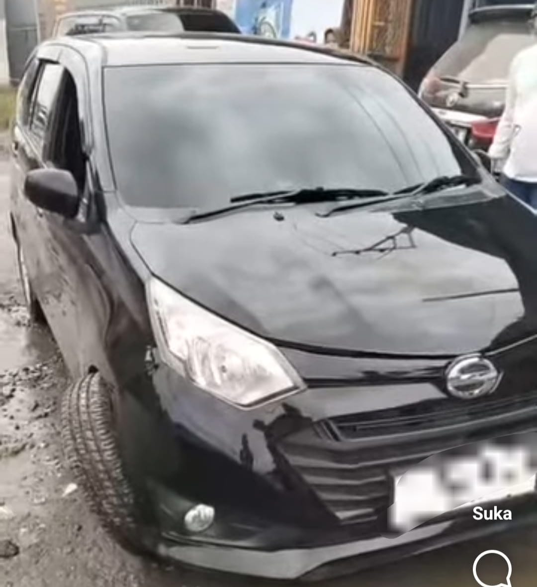 Parah..Parah! Mobil Patah As Roda, Diduga Akibat Melintasi Jalan Rusak di Babakan 