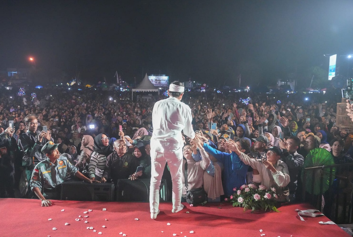 Dedi Mulyadi Disambut Histeris Puluhan Ribu Warga Tasikmalaya