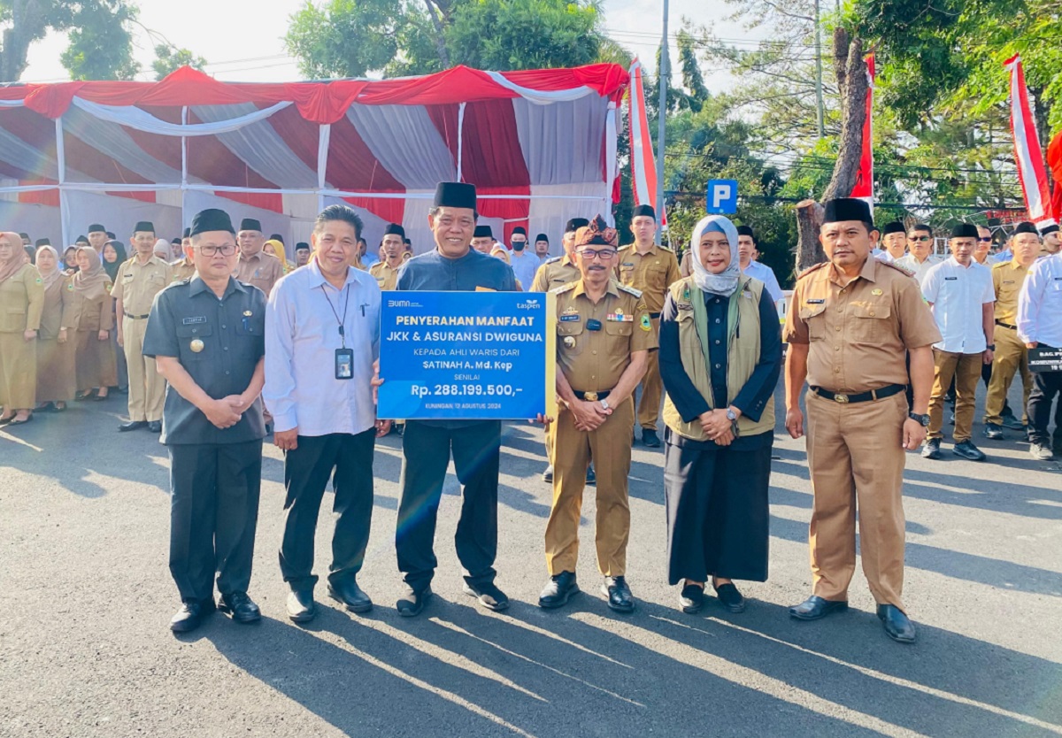 Taspen KC Cirebon Serahkan JKK Kepada Keluarga ASN di Kuningan