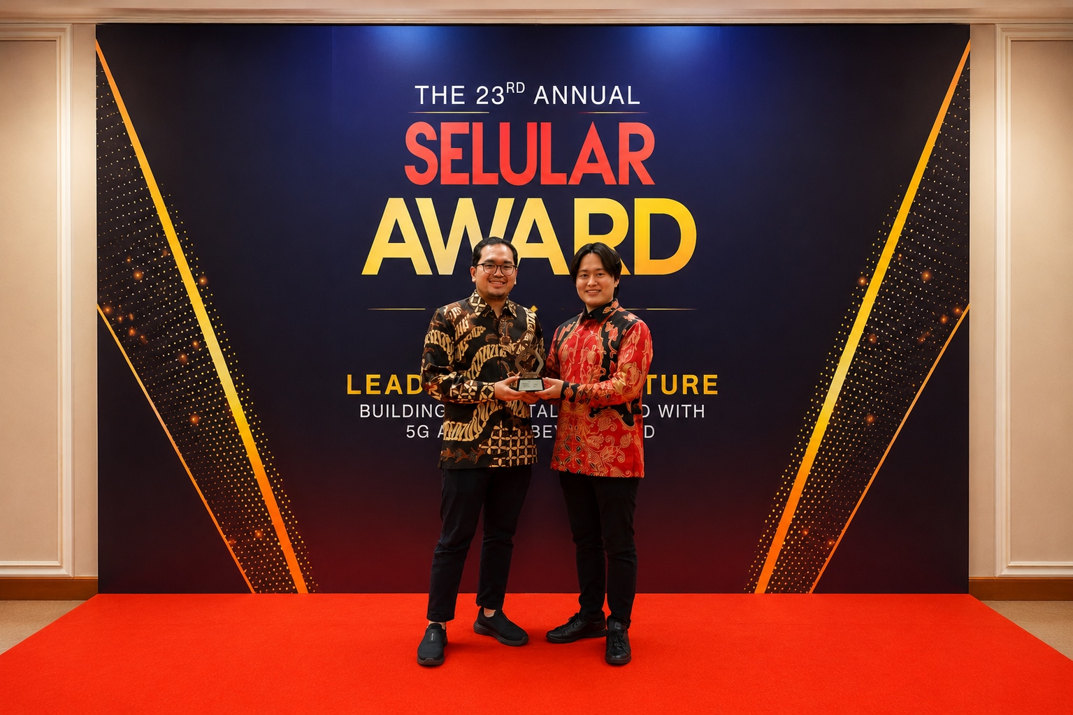 Sharp AQUOS sense10  Raih Penghargaan Smartphone of The Year 2025, Mid Range Category di Ajang Selular Awards