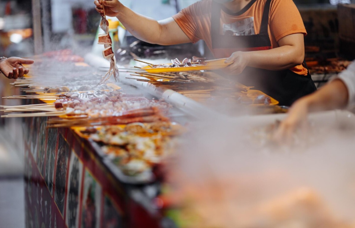 Liburan Akhir Tahun di Bandung: Jelajah Jajanan Khas, Kuliner Malam, hingga Hidden Gem yang Wajib Dicoba