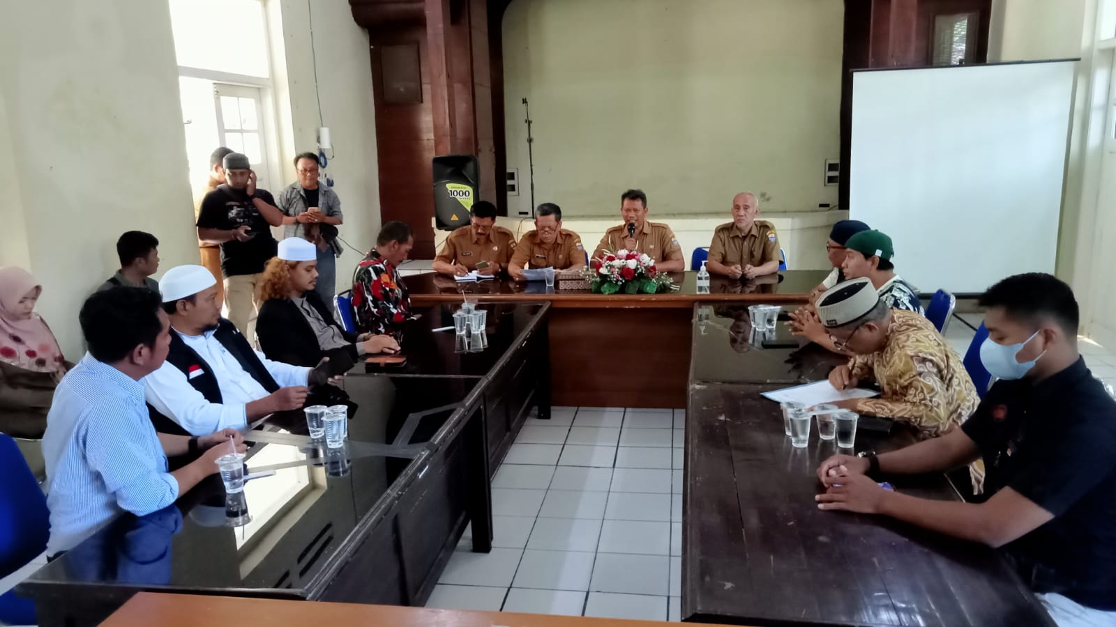 Cegah Konflik SARA Pasca Insiden di Bitung, Ormas Islam, LSM dan OKP di Kota Cirebon Datangi Kesbangpol