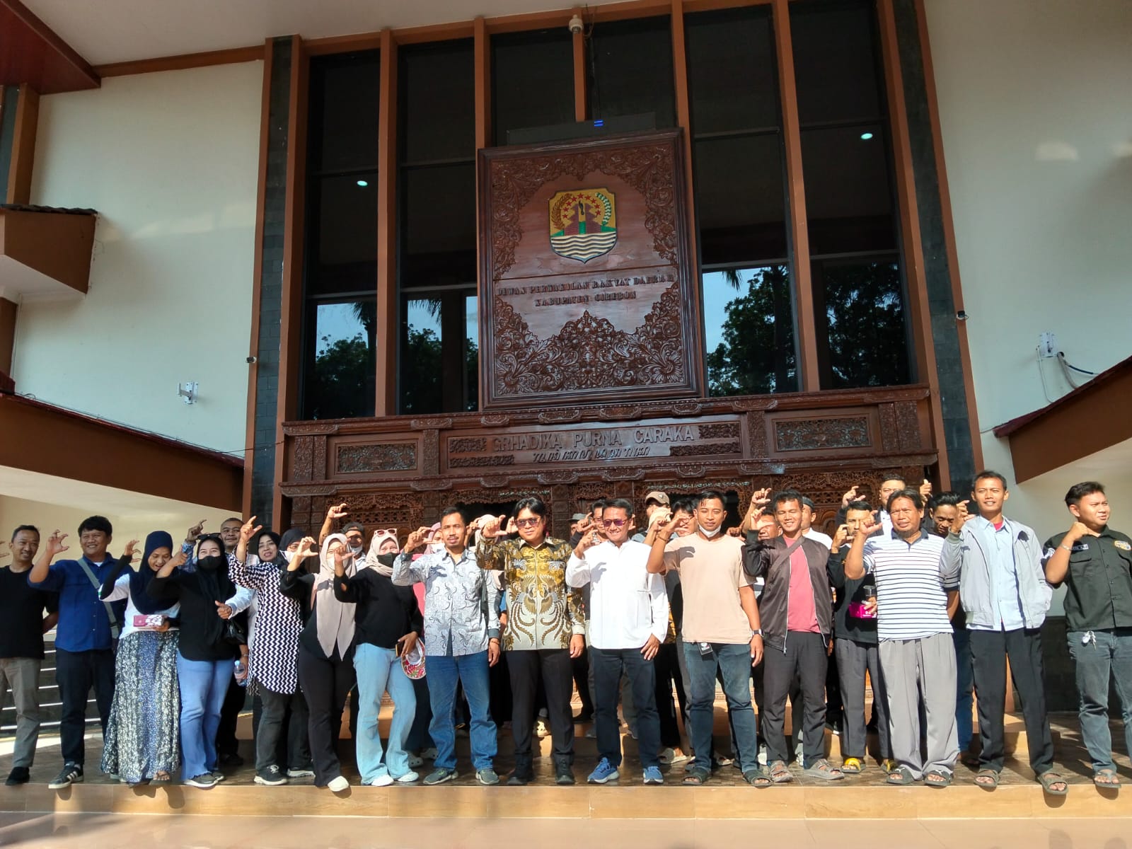 Audiensi ke DPRD, Relawan SPPG Cirebon Minta Program MBG Terus Berlanjut