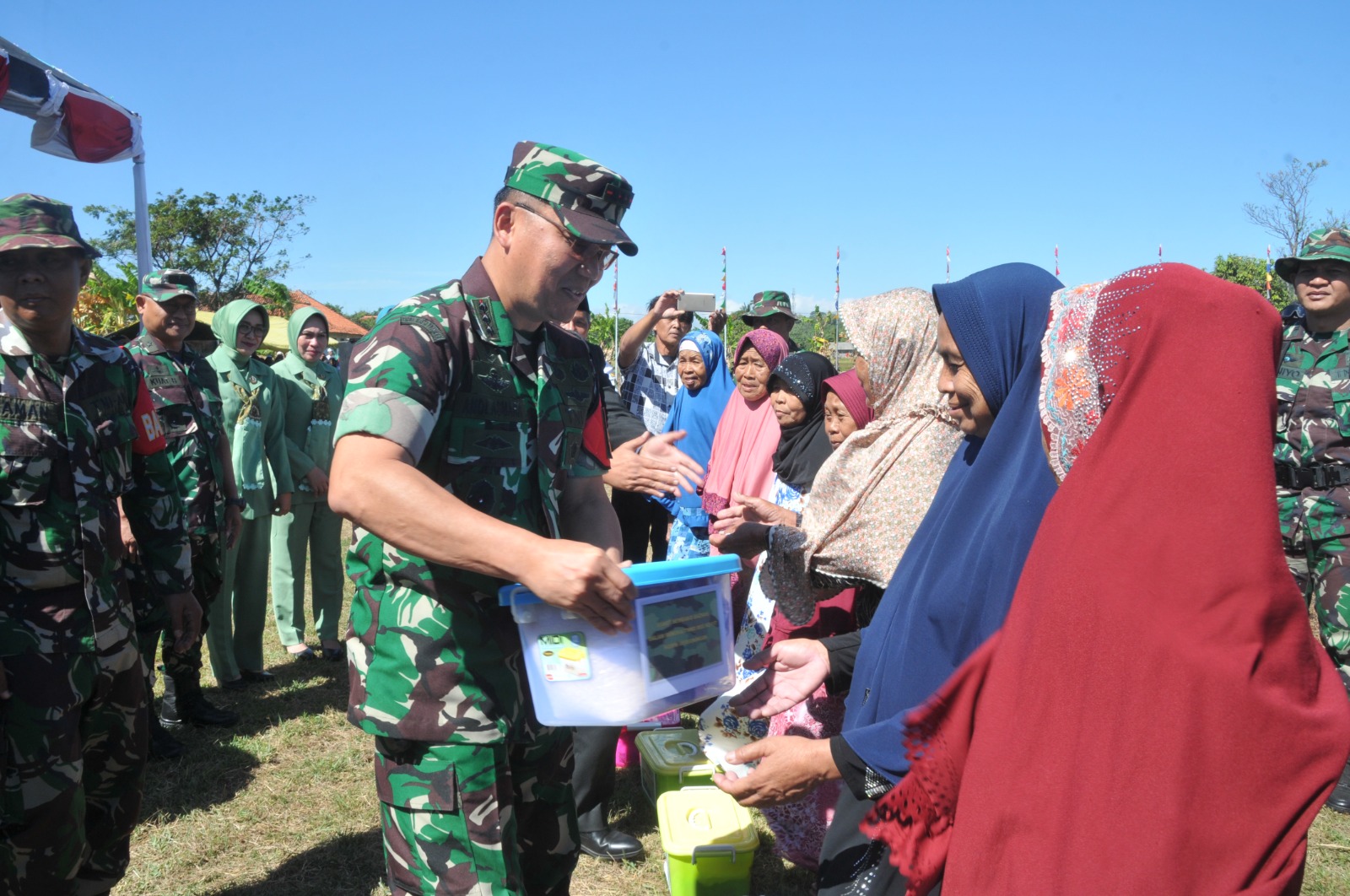 Program TMMD, Cara TNI Menjaga Semangat Kebersamaan di Masyarakat