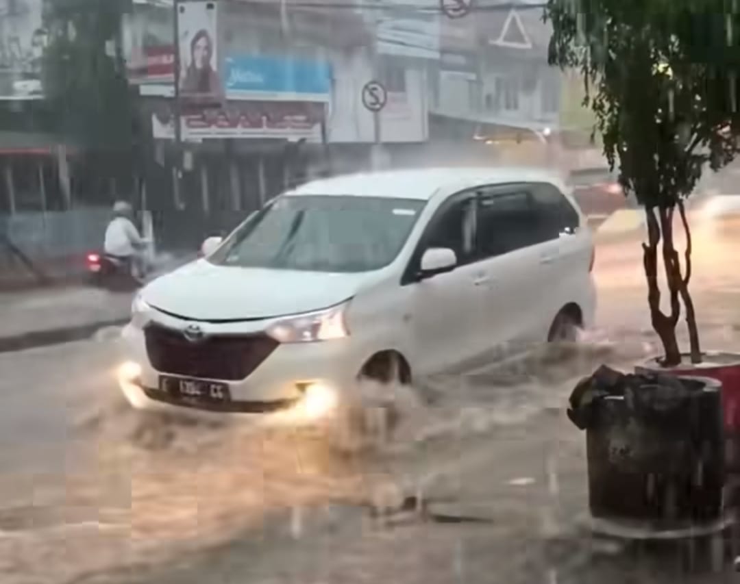 Sejumlah Ruas Jalan di Kota Cirebon Tergenang Banjir, Hati-hati Melintasi Daerah Ini
