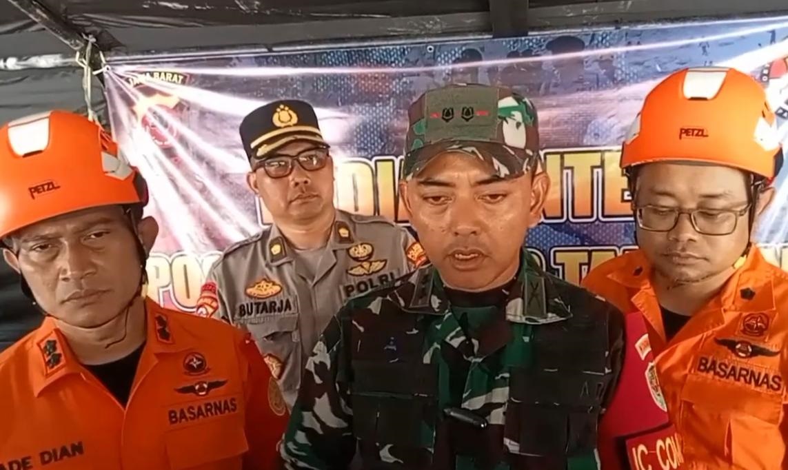 Pencarian Korban Longsor Gunung Kuda Kembali Dihentikan, Situasi Berbahaya untuk Petugas