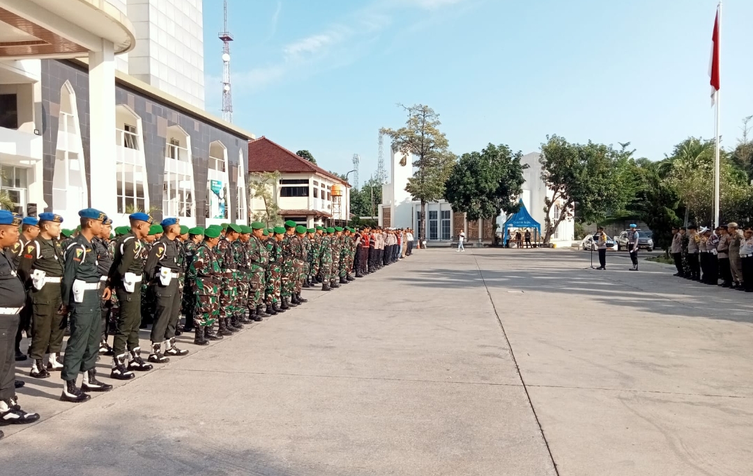 Sambut Kedatangan Prabowo Subianto ke Kota Cirebon, Aparat Gabungan Gelar Apel Pasukan