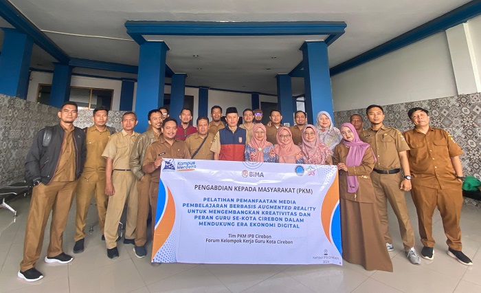 Tim PKM IPB Cirebon Fasilitasi Pelatihan Media Pembelajaran Berbasis AR