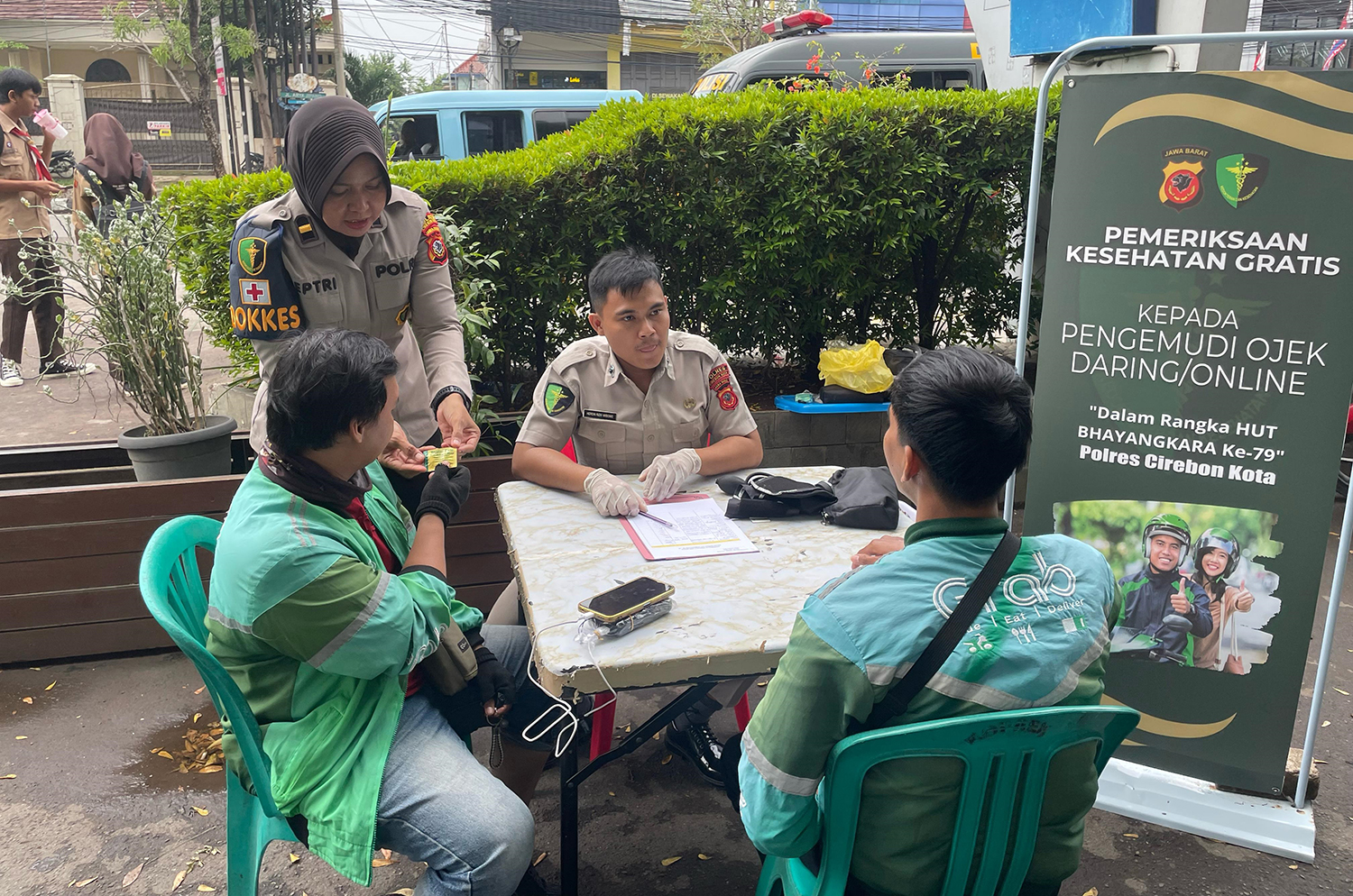 Dokkes Polres Cirebon Kota Gelar Pemeriksaan Kesehatan Gratis Pengemudi Ojol