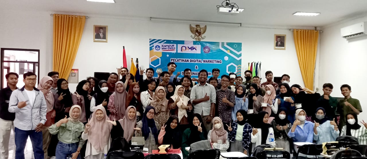 Digital Marketing bagi Mahasiswa STMIK IKMI Cirebon; Pembinaan Wirausaha melalui Pengembangan Karakter