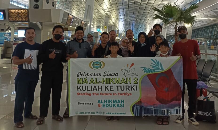 Alumni MA Al Hikmah 2 Cirebon Berhasil Masuk Perguruan Tinggi di Turki