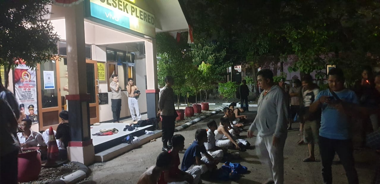 Tawuran Malam Hari Digagalkan, 38 Siswa SMK Diamankan Polsek Plered Cirebon
