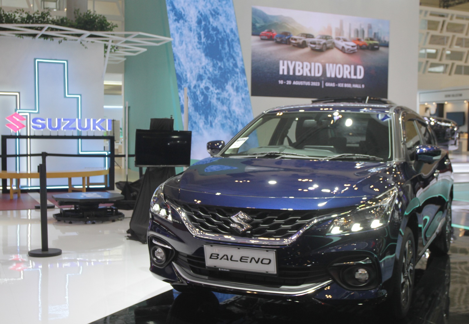 Tingkatkan Sisi Keamanan saat Berkendara, Suzuki Baleno Tampil dengan Fitur Baru di GIIAS 2023