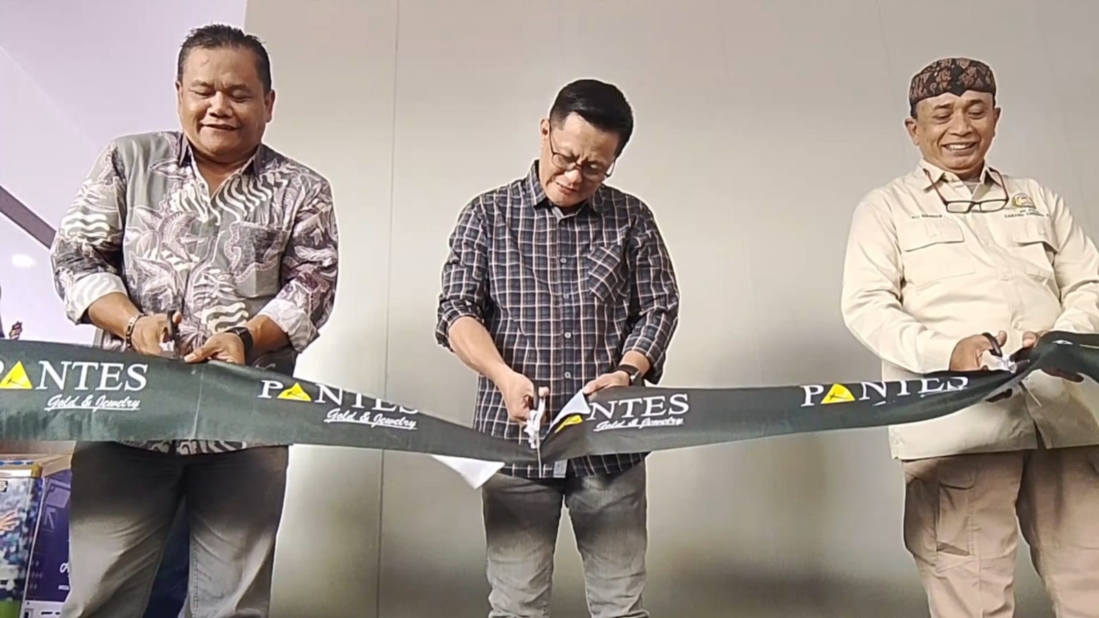 Haurgeulis Kini Punya Toko Mas Pantes, Hadirkan Emas, Berlian hingga Layanan Buyback