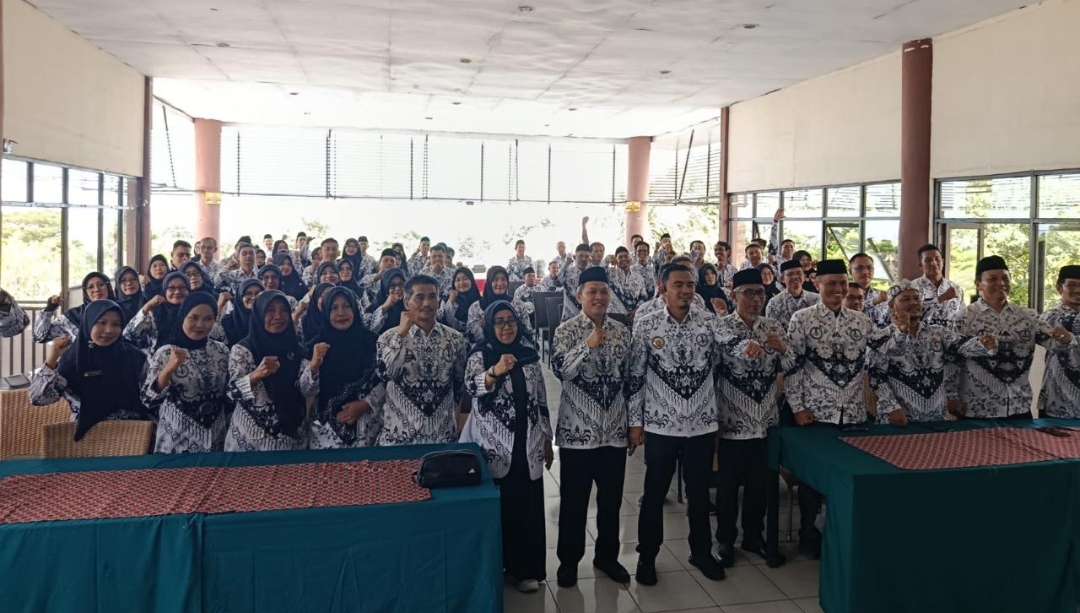 Pengurus Cabang PGRI se-Kota Cirebon Ikuti Orientasi, Fokus Sinkronisasi Program 2026