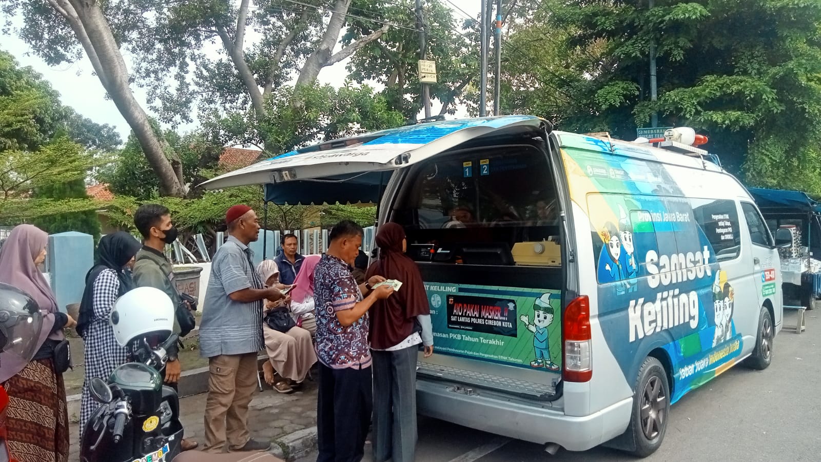 Samsat Keliling, Berikan Kemudahan Masyarakat Bayar Pajak Kendaraan Tanpa Antre Lama