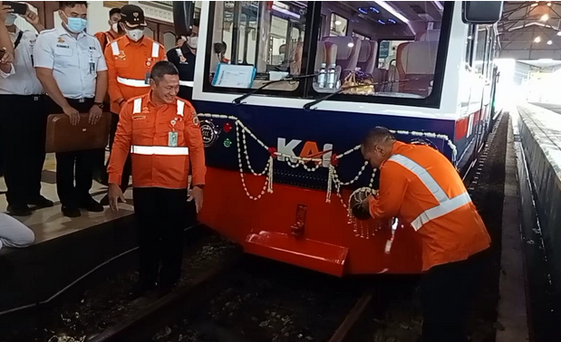 PT Kereta Api Meresmikan Kereta Lori Terbaru di Stasiun Kejaksan Kota Cirebon