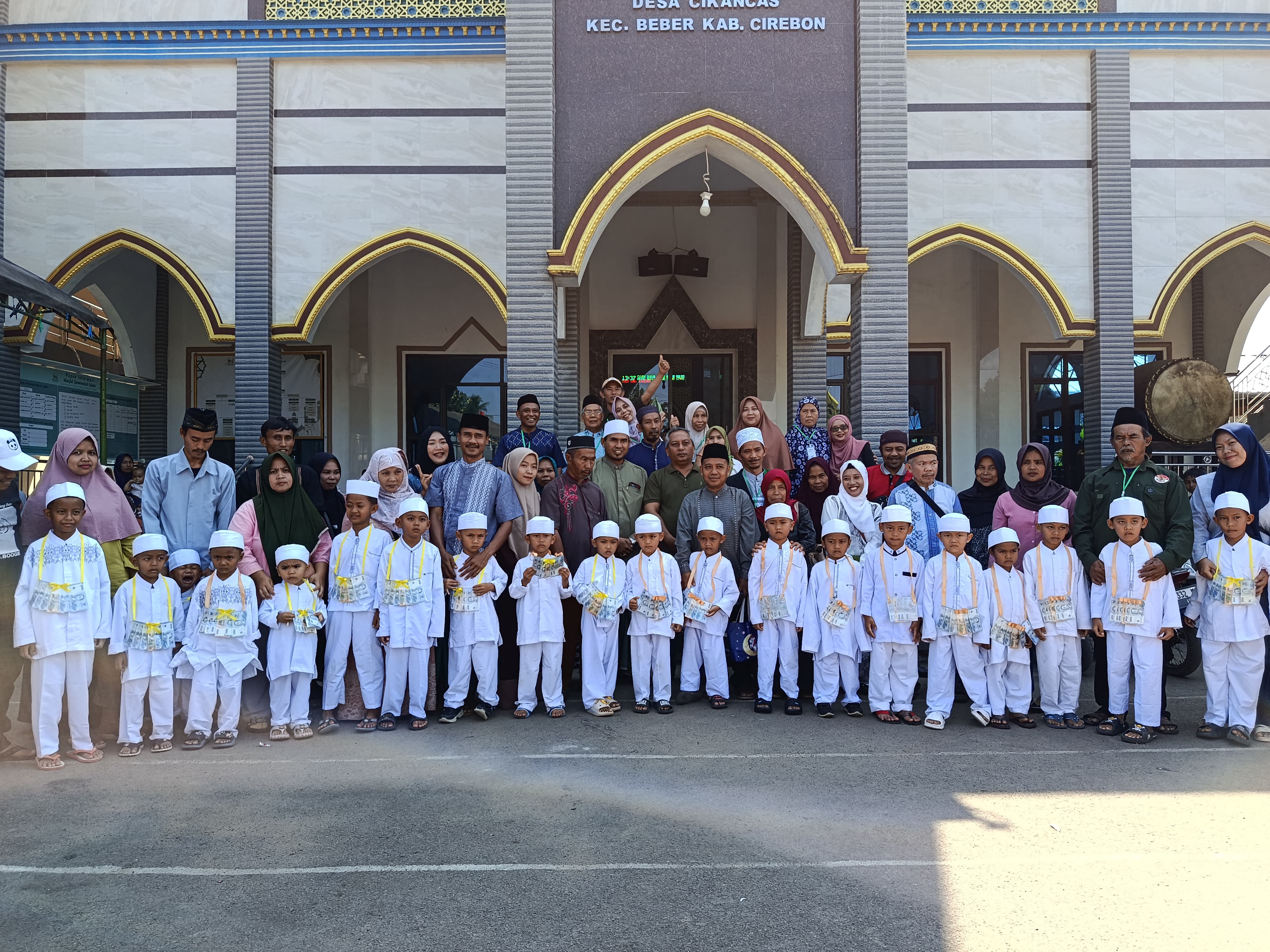 Sunatan Massal dan Cek Kesehatan Gratis Warnai Semarak Maulid Nabi di Desa Cikancas
