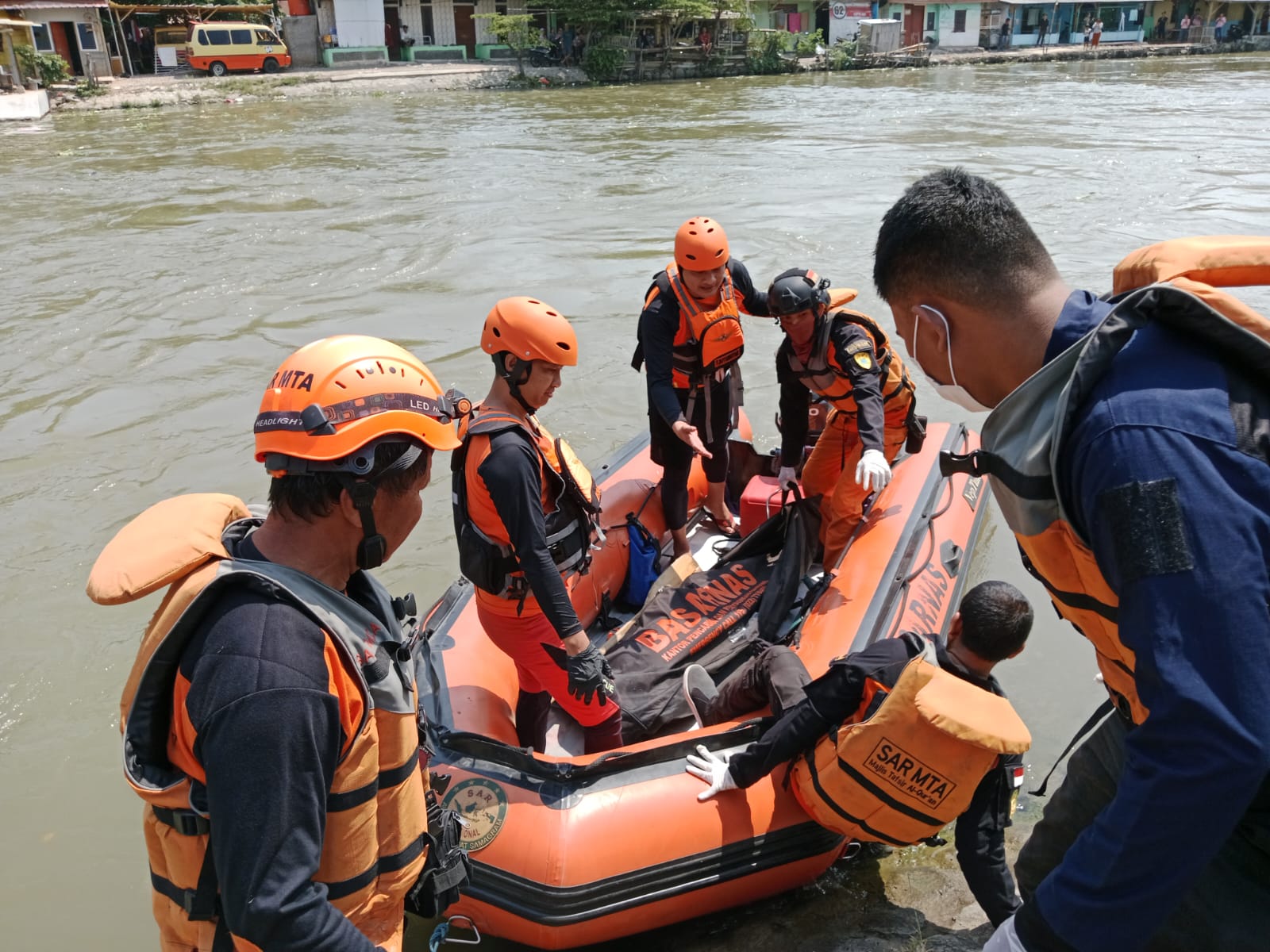 Korban Tenggelam di Aliran Irigasi KW 6 Pasir Tapus, Karawang  Sudah Ditemukan