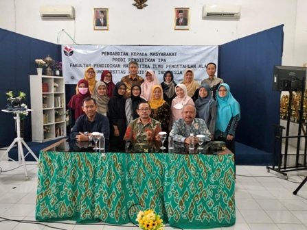 Mengintegrasi IPA Berbasis Inkuiri dengan TIK, Kerjasama UPI Bandung dan SMPN 1 Kota Cirebon