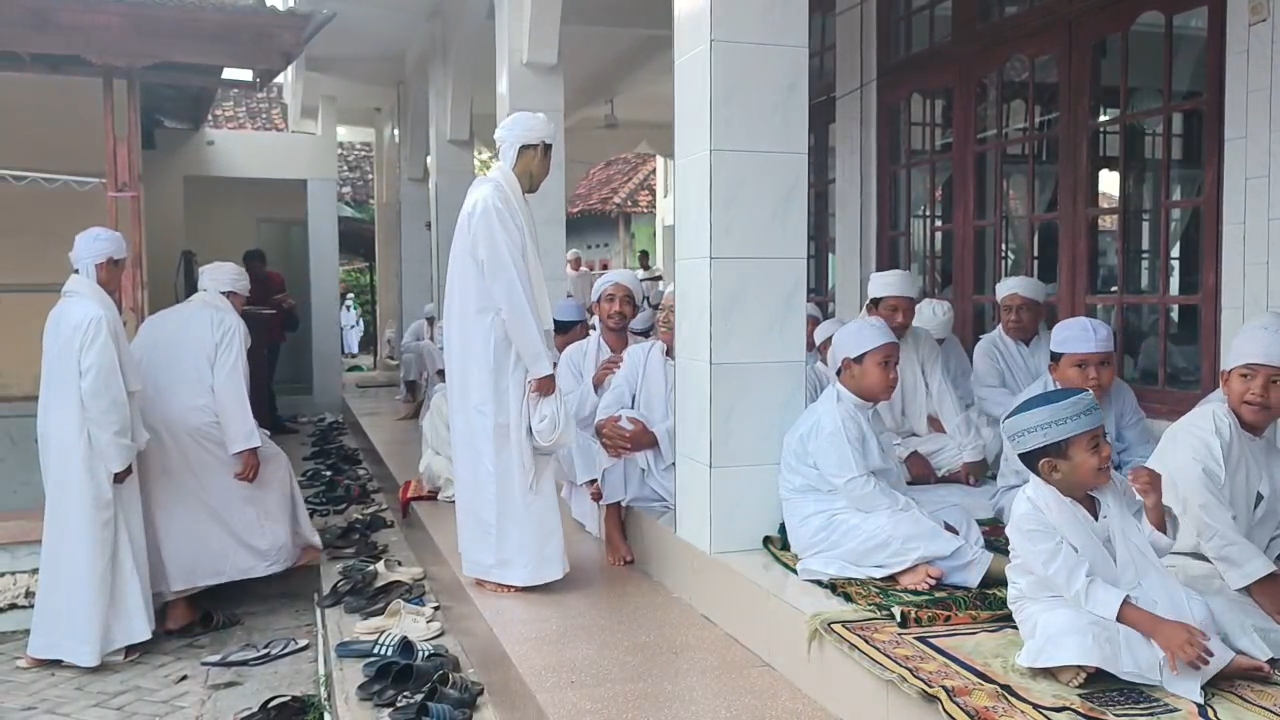 Pakai Metode Hisab, Jemaah Asy-Syahadatain Indramayu Rayakan Idul Fitri Hari Ini 