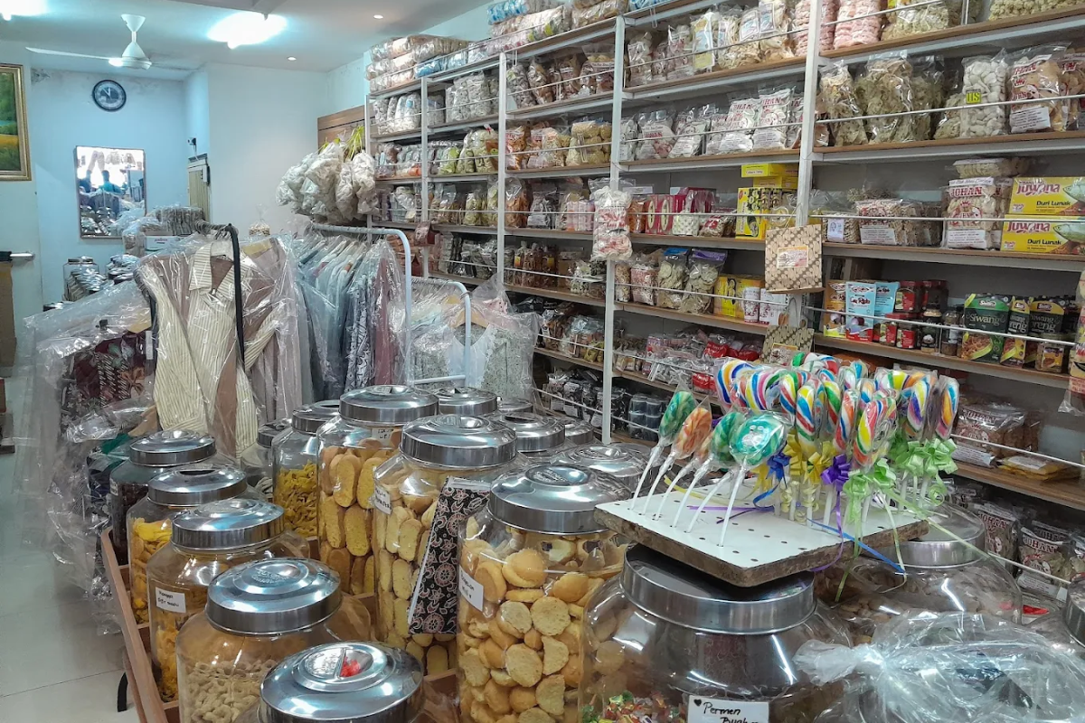 10 Rekomendasi Oleh-oleh Khas Cirebon, Spot Paling Lengkap dan Jajanan Paling Hits