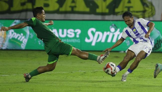 Sempat Unggul, Persib Bandung Ditahan Imbang 2-2 oleh Persebaya Surabaya di GBT 