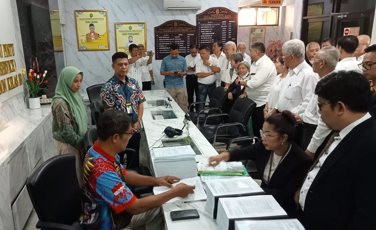 Puluhan Warga Datangi PN Cirebon Daftar Judicial Review, Ternyata Soal Ini