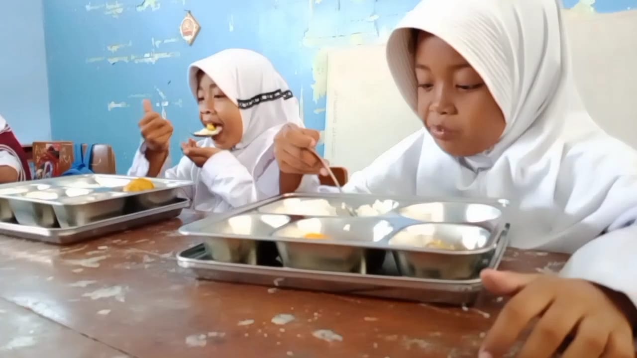 MBG Menyasar ke 655 Siswa SDN Kedung Krisik Kota Cirebon, Kepsek: Orang Tua Tidak Perlu Khawatir 