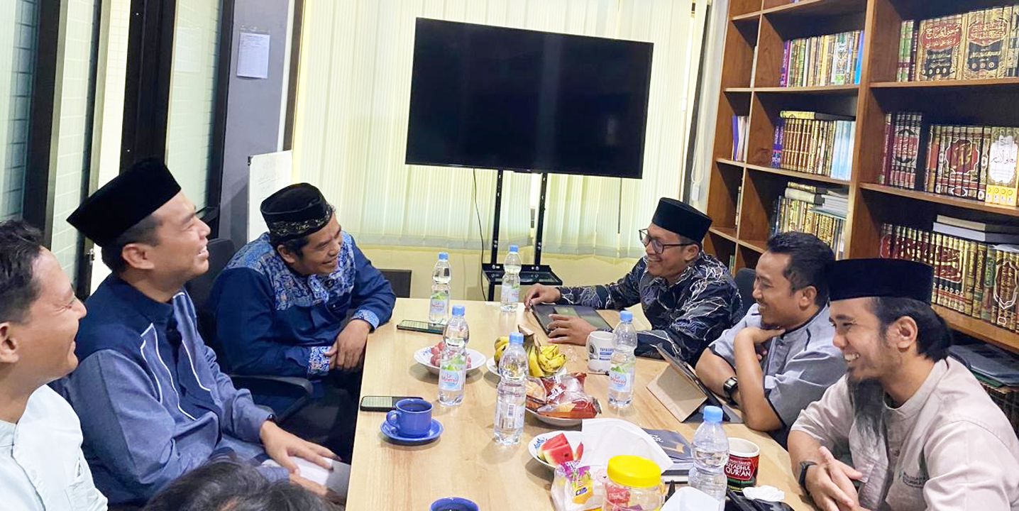 Suhendrik Silaturahim ke Yayasan Assunnah Cirebon