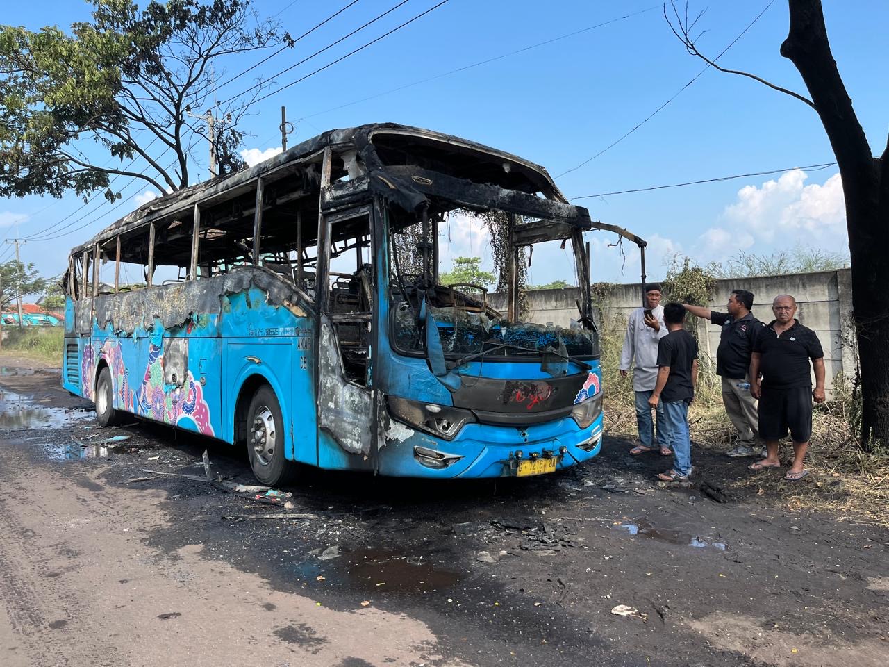 Bus Kebakaran di Rawaurip Cirebon, Sopir: Awalnya Asap Keluar dari AC