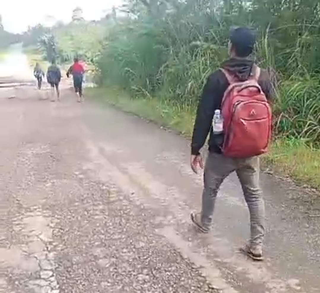 Viral! Video Warga Kota Cirebon Jalan Kaki 9 Hari dari Wilayah Bencana Aceh, Wakil Walikota Respon Begini