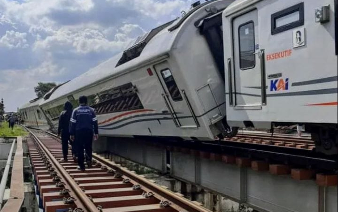 KA Purwojaya Anjlog di Stasiun Kedunggedeh, Begini Kondisi Penumpang dan Perjalanan Kereta Api Lainnya