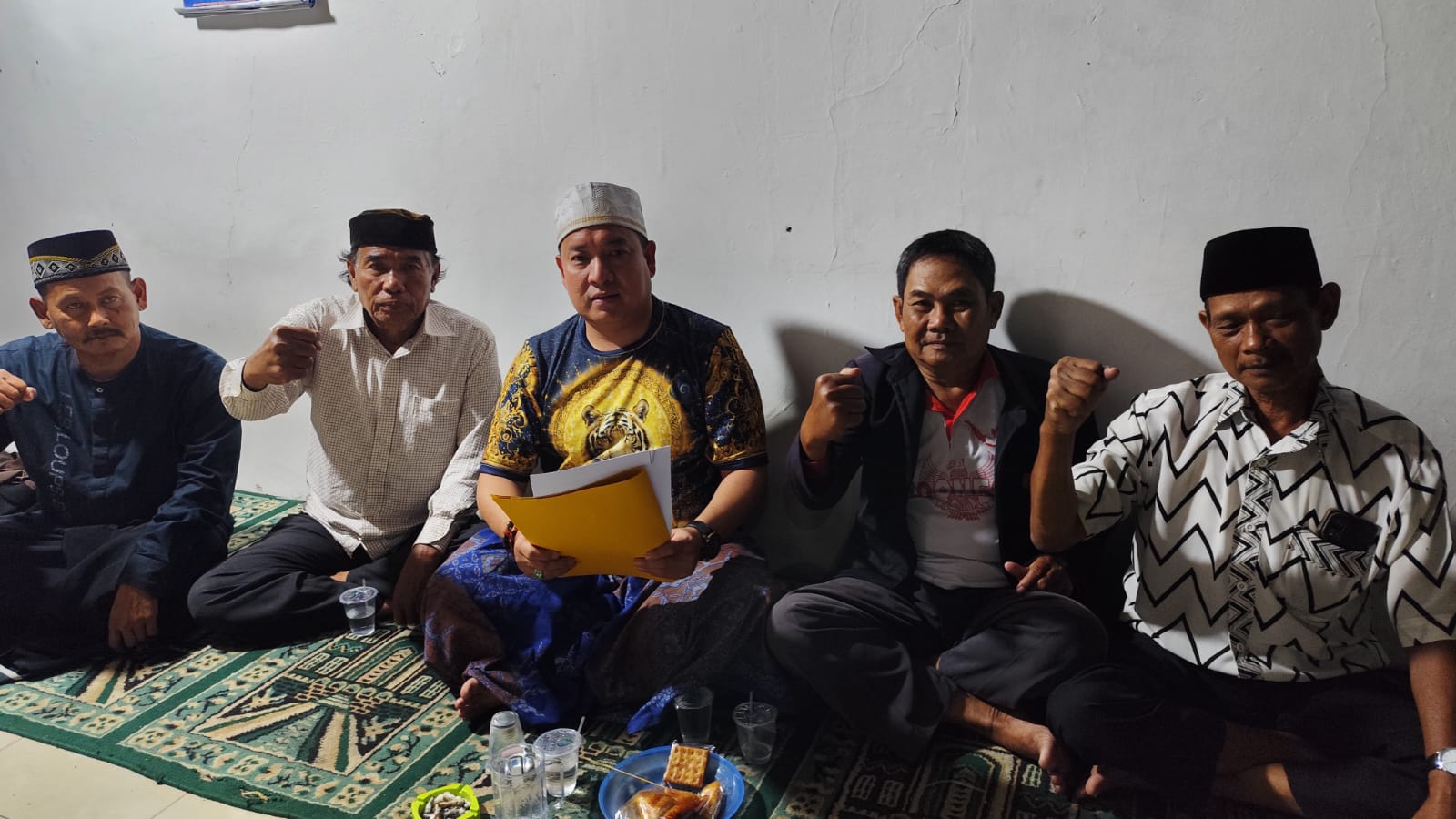 Petani Garam Suranenggala Cirebon 'Pasang Badan' Tolak Lahan Dijual: Ini Sumber Kehidupan Kami!