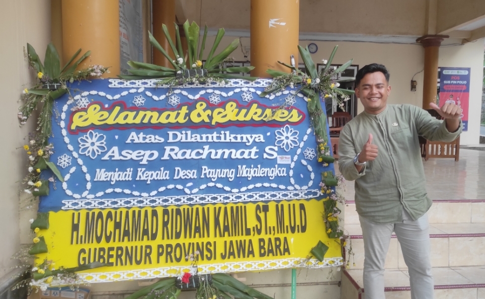 VIRAL! Kepala Desa Payung Majalengka Dapat Karangan Bunga dari Gubernur Jawa Barat, Siapakah Dia? 