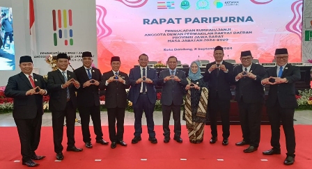 Ratnawati Dilantik Jadi Anggota DPRD Jabar 