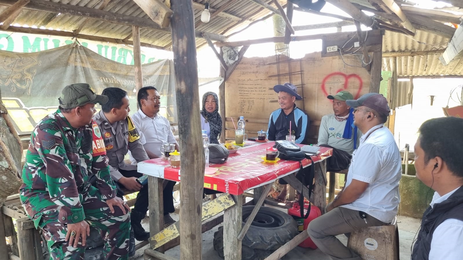 Bukan Mistis! Petani Padi Kabupaten Cirebon Alami Kejadian Aneh